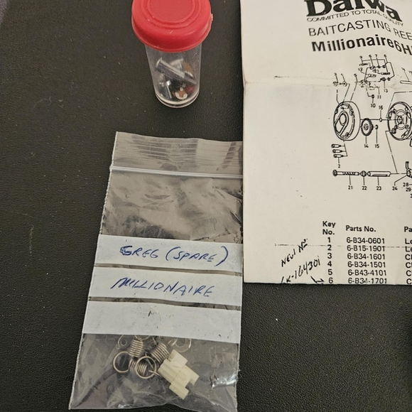 DAIWA Millionaire 6HM/6RM Fishing Baitcasting Reel with Spare Parts and Key - Picture 6 of 7